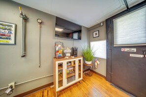 Apartment (0 Bedroom) | Interior