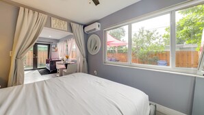 Interior - Chic Studio Near Amerant Arena & Shopping! (Sunrise)