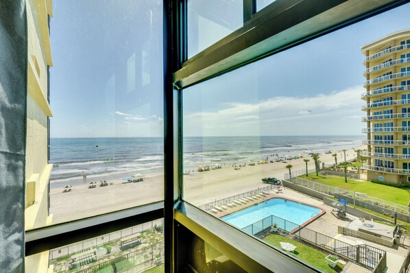 Interior - Beachfront Studio: Walk to Daytona Fun! (Daytona Beach Shores)