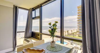 Beachfront Studio: Walk to Daytona Fun!