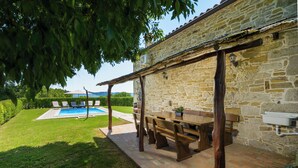 Outdoor dining - Villa Ladonja (Istria - Kršikla) (Kršikla)