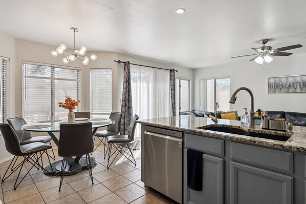 Dining - A spacious home filled with natural light , 3 Bedroom House with AC and Heating. (Chandler)