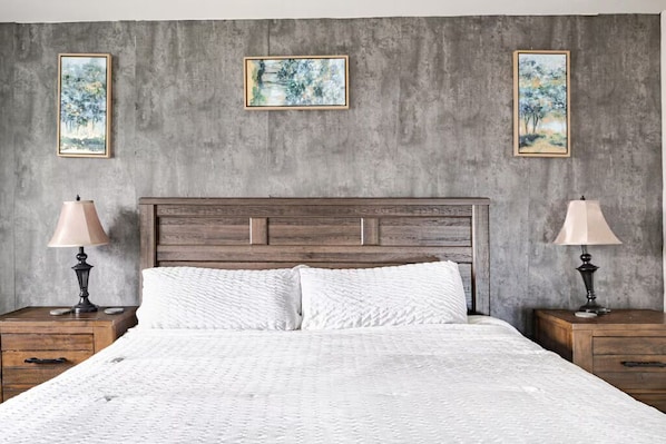 5 bedrooms, desk, iron/ironing board, free WiFi
