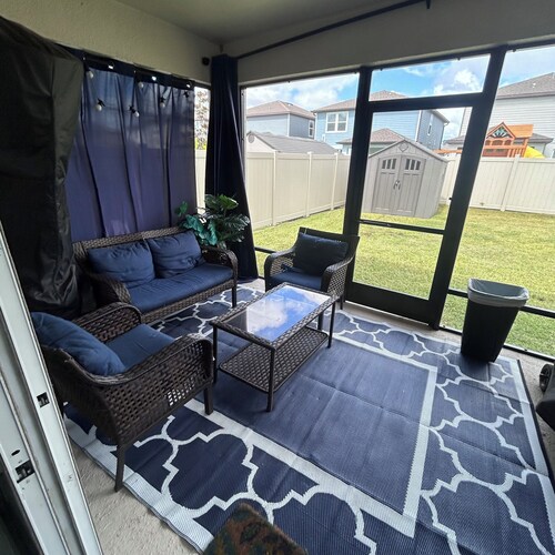 Spacious 3-bedroom house in charming Wesley Chapel with AC