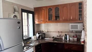 Micro-ondes, four, plaque de cuisson