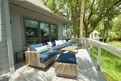 Spacious 5-bedroom house on private, gated Seabrook Island. Pet-Friendly!