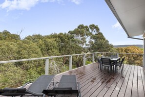 Outdoor dining - Aireys Nest - walk to the beach! (Aireys Inlet)