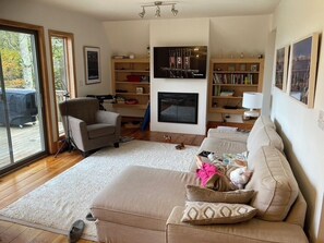 Smart TV, foosball, table tennis, books