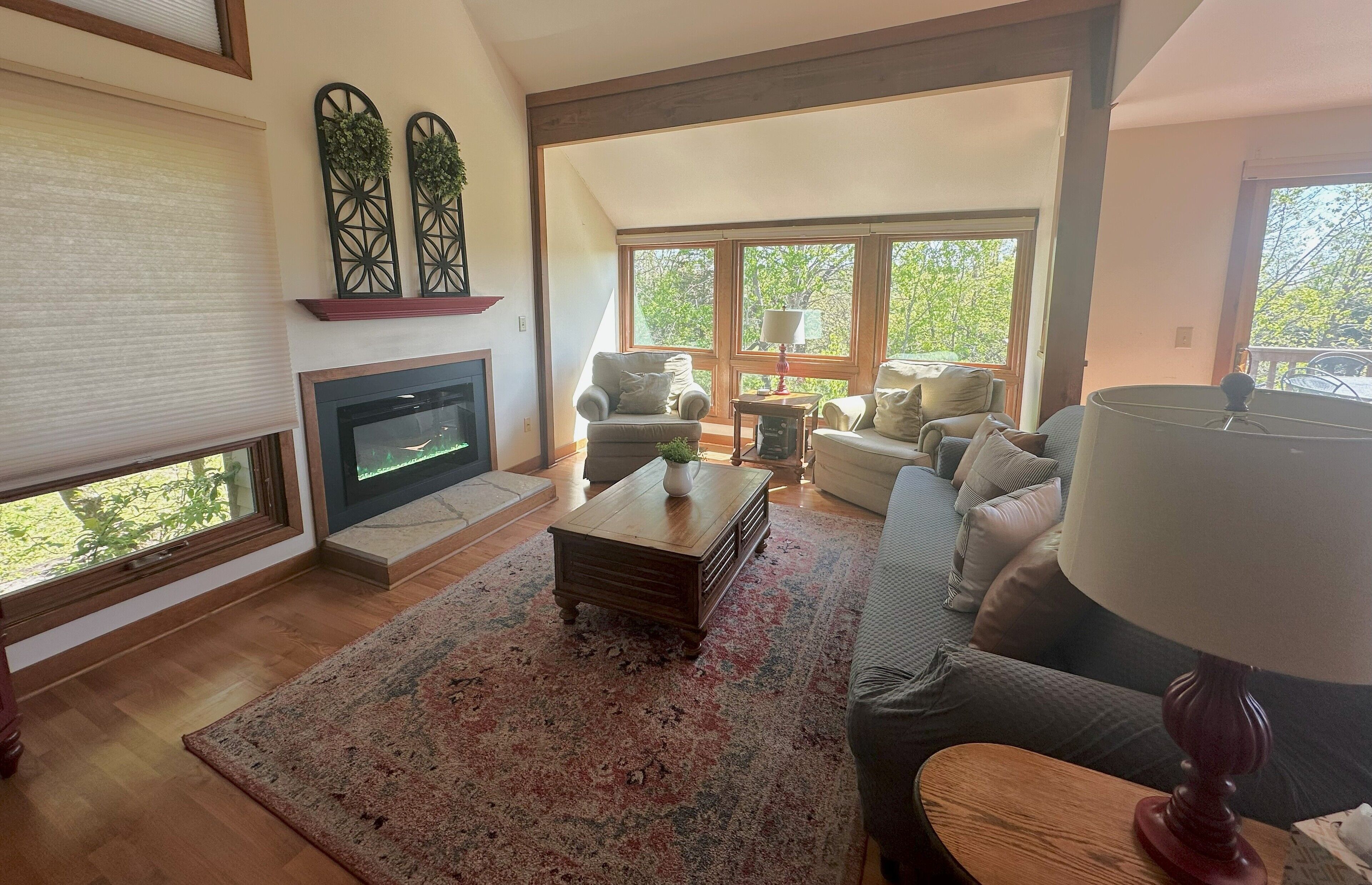 智能电视、壁炉、桌上足球、乒乓球