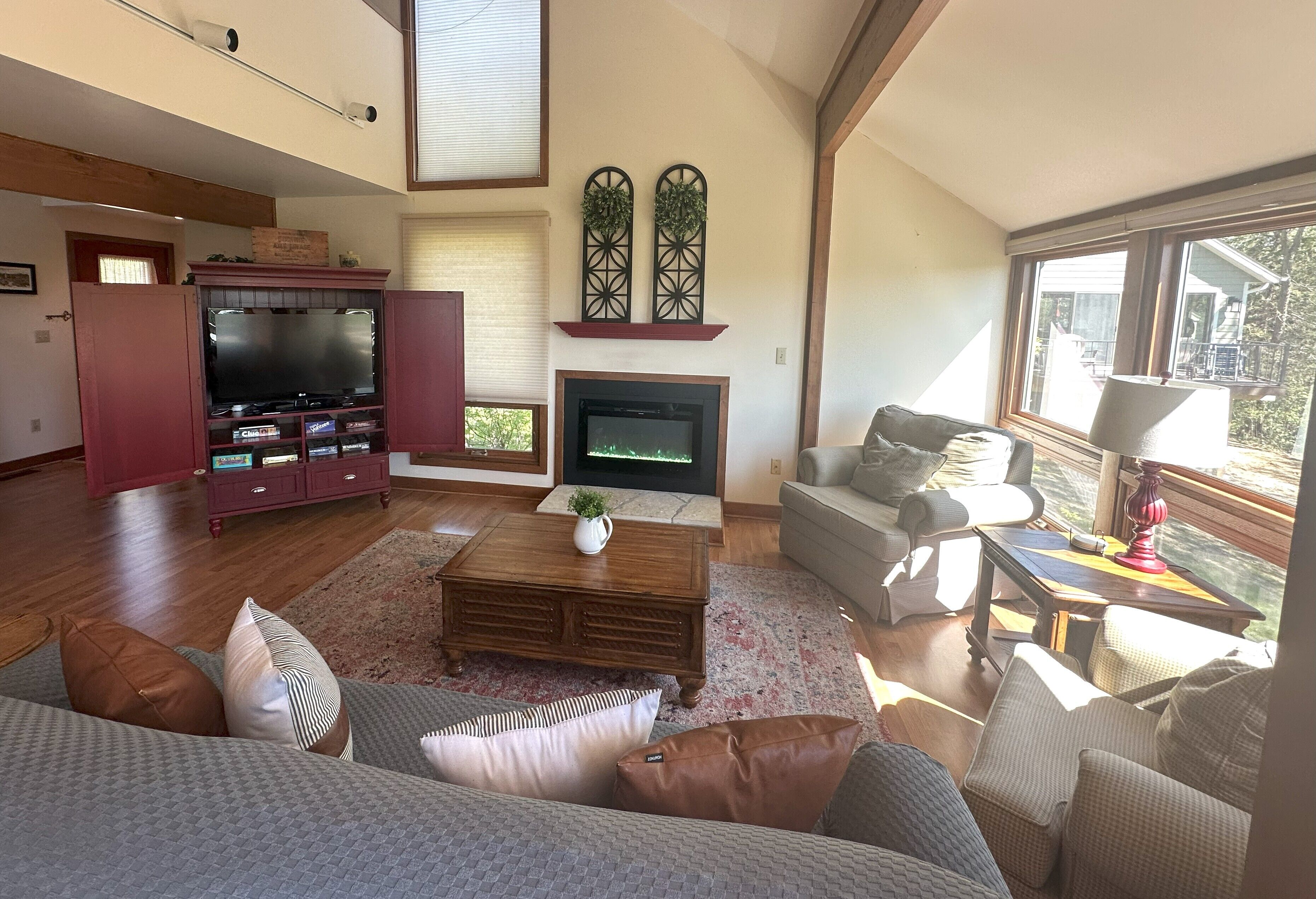 Smart TV, fireplace, foosball, table tennis