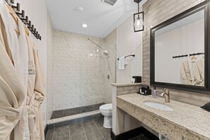 Shower, towels - Birdie Suite by The Inn & Spa at Cedar Falls (Logan)
