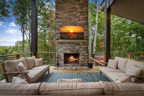 Property grounds - Sapphire Skies - Mountain View | Modern | Hot Tub | Outdoor Fireplace (Morganton)