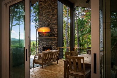 Sapphire Skies - Mountain View | Pet Friendly | Hot Tub | Outdoor Fireplace
