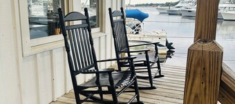 Apartment with Dockage-Georgetown waterfront