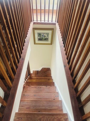 Interior - Charming waterfront 1-bedroom apartment in Georgetown with a boat slip included. (Georgetown)