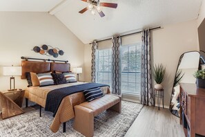 2 bedrooms, iron/ironing board, internet, bed sheets