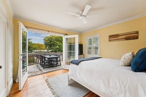 4 bedrooms, iron/ironing board, travel cot, free WiFi - Spacious Beach Home with Hot Tub (Seaside)