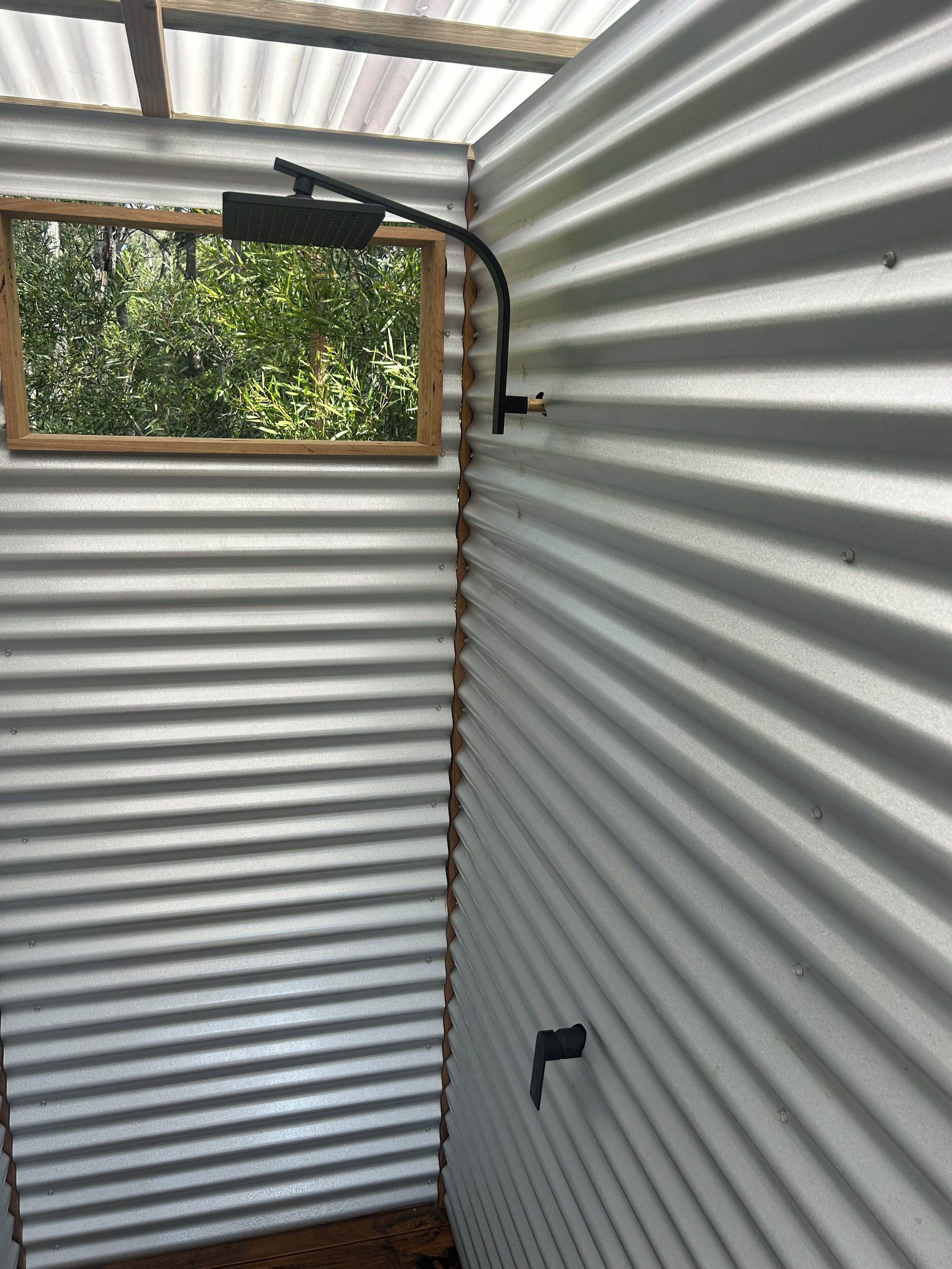 Towels, soap, shampoo, toilet paper