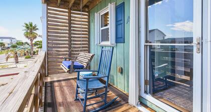 Holden Beach Getaway: Firepit + Thanksgiving Open