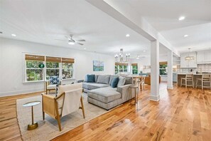 Smart TV, table tennis - New in 2026 , Steps to Beach, Private Pool, Free Golf (Hilton Head Island)