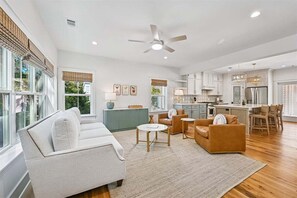 Smart TV, ping pong - New in 2026 , Steps to Beach, Private Pool, Free Golf (Hilton Head Island)