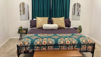 3 habitaciones, tabla de planchar con plancha, wifi y ropa de cama