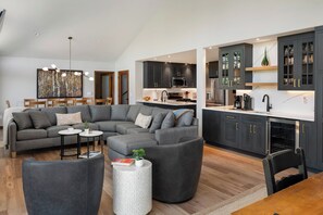 Smart TV, fireplace, books, stereo - Pond Peak Place | Hot Tub | Fire Pit | Water Views (Fraser)