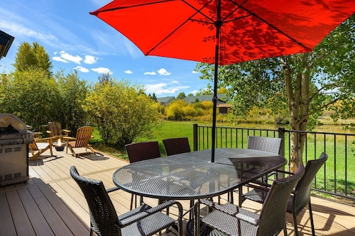 Pond Peak Place | Hot Tub | Fire Pit | Water Views