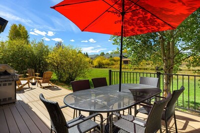 Pond Peak Place | Hot Tub | Fire Pit | Water Views