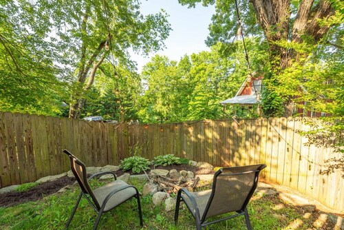 Pet Friendly Studio Near Biltmore w Espresso bar