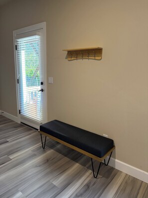 Interior - 2 Beds / 1 bath upgraded modern lower level home in NW Portland (portland)