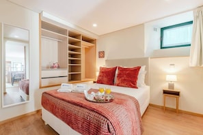 1 chambre, fer et planche à repasser, lit parapluie, Wi-Fi gratuit