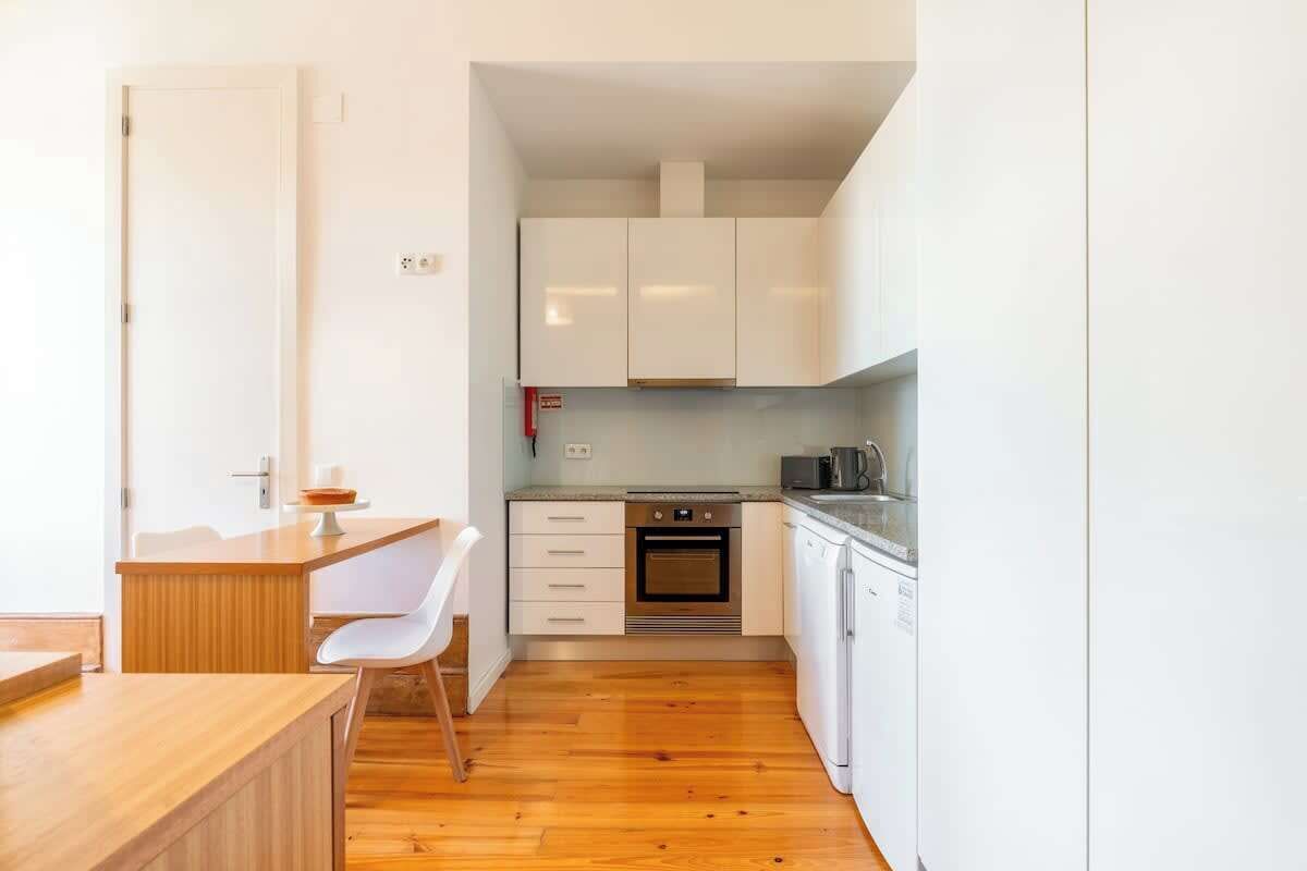 Geladeira, micro-ondas, fogão, cooktop