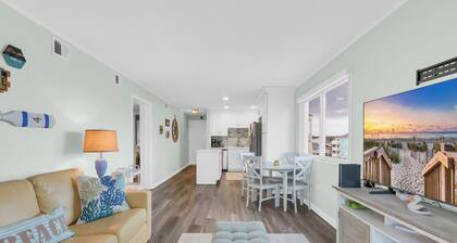 Top Floor-Corner Unit-2BD Ocean View-Elevator and Outdoor Pool