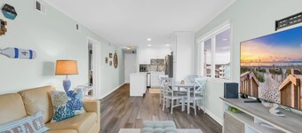 Top Floor-Corner Unit-2BD Ocean View-Elevator and Outdoor Pool