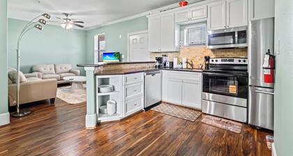 Sunny Hidden Retreat C – Ocean Town Gem
