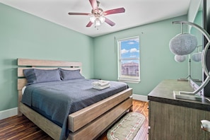 3 bedrooms, iron/ironing board, internet