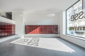 Interior - Blueground | Basel-Vorstaedte, view, nr Kunstmuseum (Basel)