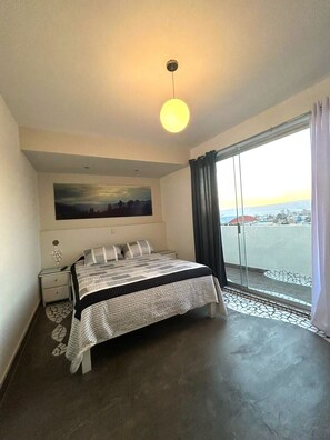 Design Apartment, Balcony, City View | Iron/ironing board, free WiFi