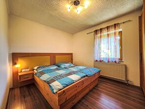 2 عدّة غرف نوم وخدمة الإنترنت