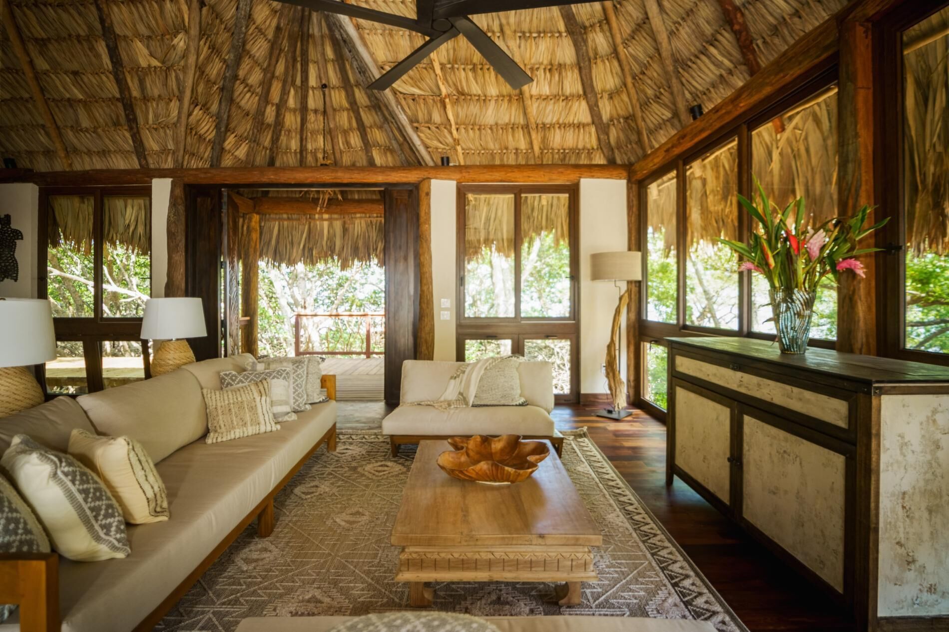 智能电视、DVD 播放器、立体声音响