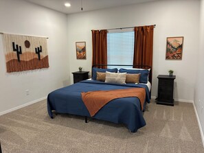 3 habitaciones, tabla de planchar con plancha, wifi y ropa de cama