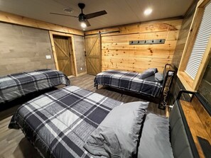 4 bedrooms, free WiFi, bed sheets, wheelchair access