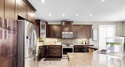 Cozy Retreat âą Heated Pool âą Fireplace âą Workspace