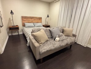 2 bedrooms, desk, iron/ironing board, free WiFi