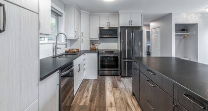 Cozy, modern home in New Sudbury!  Close to major highways and walking trails.