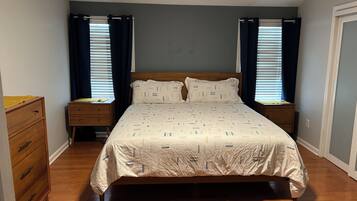 3 bedrooms, iron/ironing board, WiFi, bed sheets