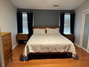 3 bedrooms, iron/ironing board, WiFi, bed sheets