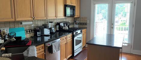 ميكروويف، فرن، موقد طهي مسطح، غسالة أطباق