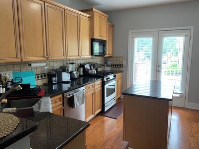 Comfy and Modern 3-bedroom townhome in heart of Atlanta